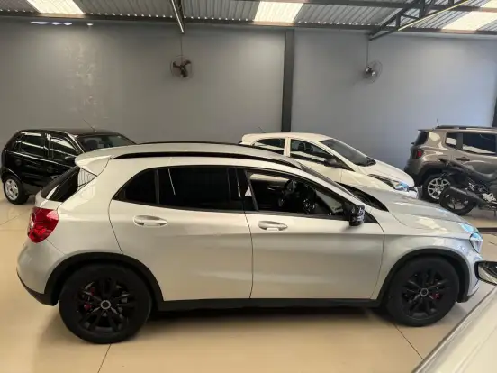 MERCEDES-BENZ-GLA 200-1.6 CGI STYLE 16V TURBO FLEX 4P AUTOMÁTICO MERCEDES-BENZ-GLA 200-2015
