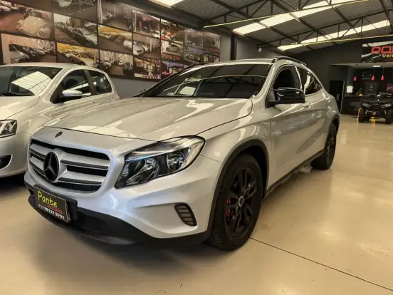 MERCEDES-BENZ-GLA 200-2015