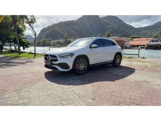 MERCEDES-BENZ-GLA 200-2021