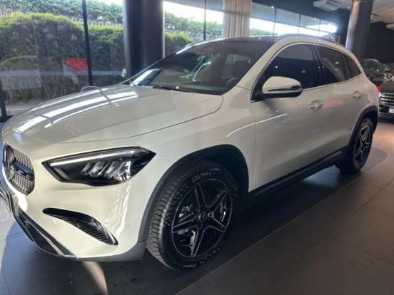 MERCEDES-BENZ-GLA 200-2025