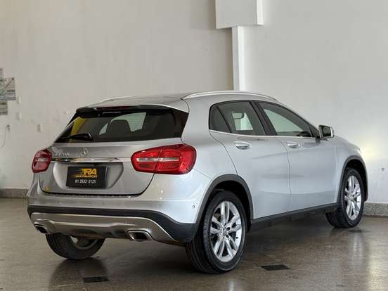 MERCEDES-BENZ-GLA 200-1.6 CGI ADVANCE 16V TURBO FLEX 4P AUTOMÁTICO MERCEDES-BENZ-GLA 200-2015