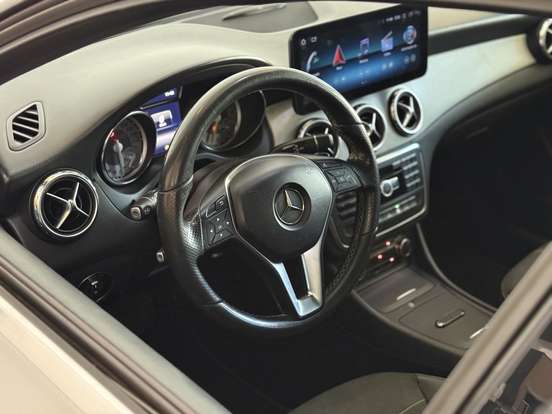 MERCEDES-BENZ-GLA 200-1.6 CGI ADVANCE 16V TURBO FLEX 4P AUTOMÁTICO MERCEDES-BENZ-GLA 200-2015