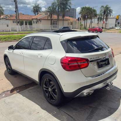 MERCEDES-BENZ-GLA 200-2015