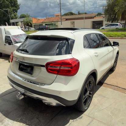 MERCEDES-BENZ-GLA 200-2015