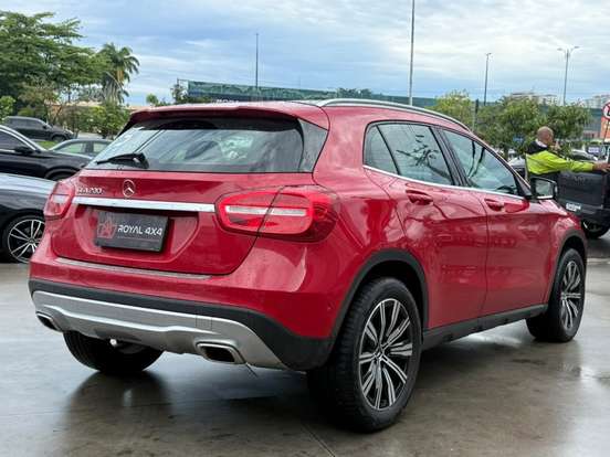 MERCEDES-BENZ-GLA 200-2015
