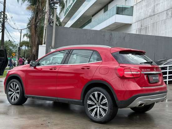 MERCEDES-BENZ-GLA 200-2015