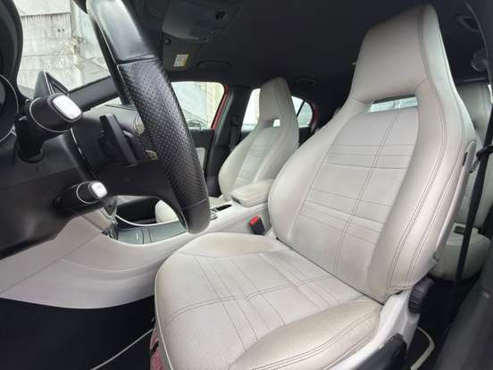 MERCEDES-BENZ-GLA 200-2015
