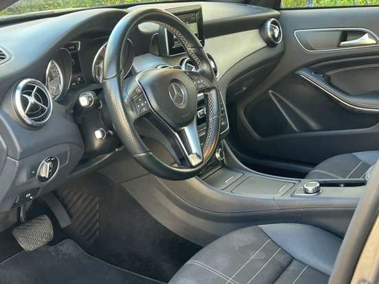 MERCEDES-BENZ-GLA 200-2014