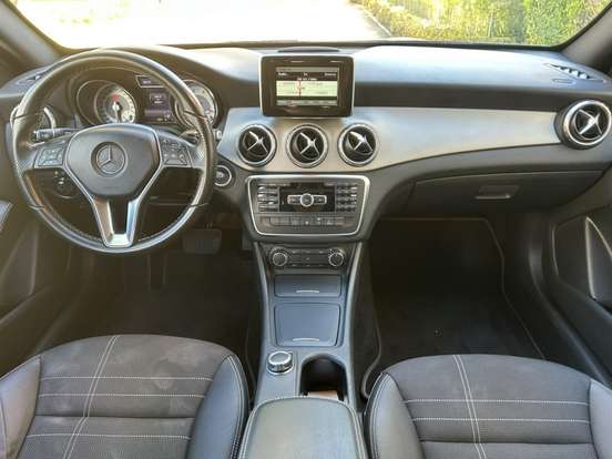 MERCEDES-BENZ-GLA 200-2014