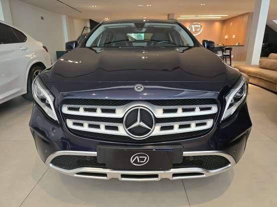 MERCEDES-BENZ-GLA 200-2018