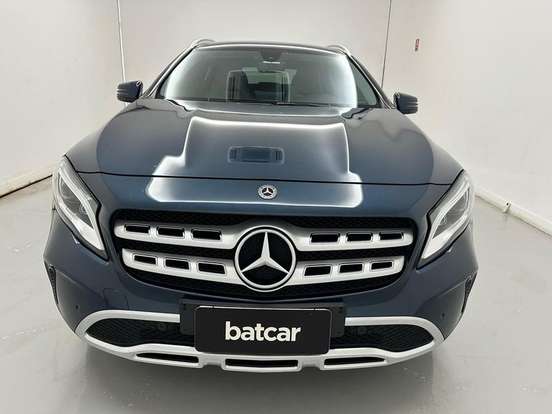 MERCEDES-BENZ-GLA 200-2019