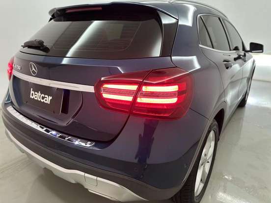 MERCEDES-BENZ-GLA 200-2019