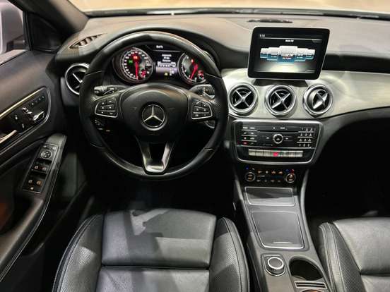 MERCEDES-BENZ-GLA 200-2017