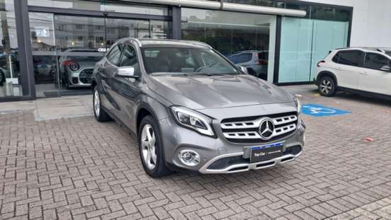 MERCEDES-BENZ-GLA 200-2018