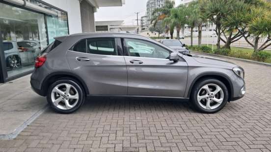 MERCEDES-BENZ-GLA 200-2018