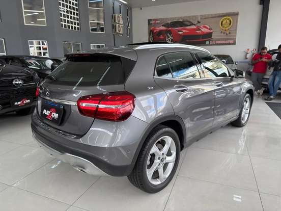 MERCEDES-BENZ-GLA 200-2018