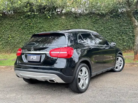 MERCEDES-BENZ-GLA 250-2.0 16V TURBO GASOLINA SPORT 4P AUTOMÁTICO MERCEDES-BENZ-GLA 250-2014