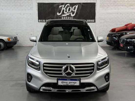 MERCEDES-BENZ-GLB 200-2023