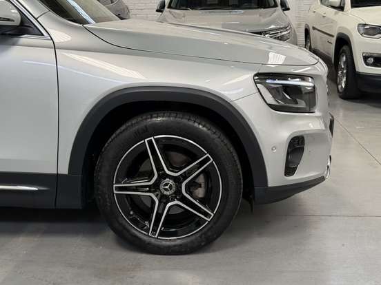 MERCEDES-BENZ-GLB 200-2023