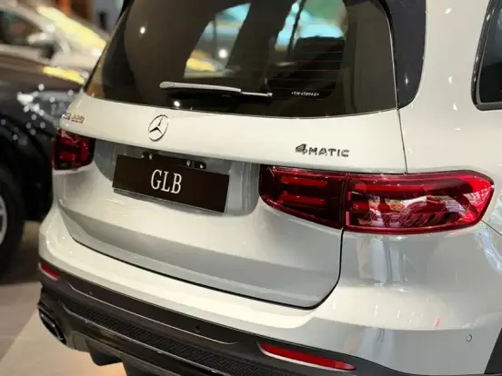MERCEDES-BENZ-GLB 220-2.0 MHEV AMG LINE 4MATIC 8G-DCT MERCEDES-BENZ-GLB 220-2026