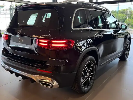 MERCEDES-BENZ-GLB 220-2.0 MHEV AMG LINE 4MATIC 8G-DCT MERCEDES-BENZ-GLB 220-2026