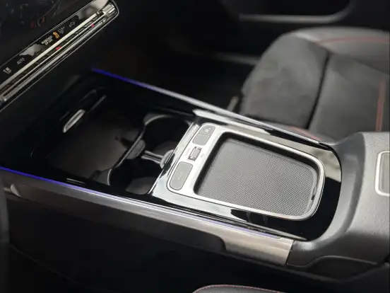 MERCEDES-BENZ-GLB 35 AMG-2024