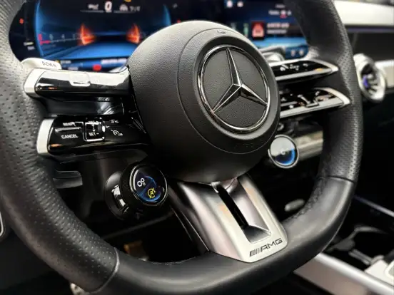 MERCEDES-BENZ-GLB 35 AMG-2024