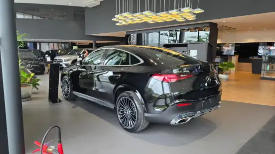 MERCEDES-BENZ-GLC 300-2026