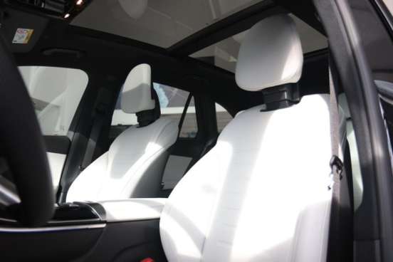 MERCEDES-BENZ-GLC 300-2026