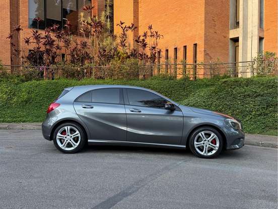 MERCEDES-BENZ-A 200-1.6 TURBO 16V FLEX 4P AUTOMÁTICO MERCEDES-BENZ-A 200-2015