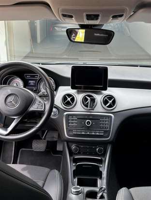 MERCEDES-BENZ-GLA 200-2017