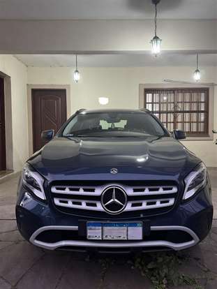 MERCEDES-BENZ-GLA 200-2019