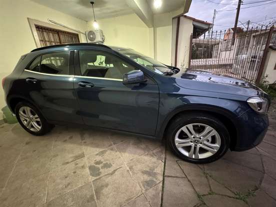 MERCEDES-BENZ-GLA 200-2019