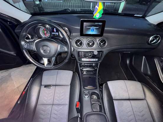 MERCEDES-BENZ-GLA 200-2019