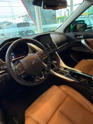 MITSUBISHI-ECLIPSE CROSS-2024