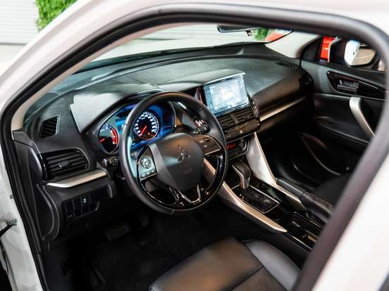MITSUBISHI-ECLIPSE CROSS-2024
