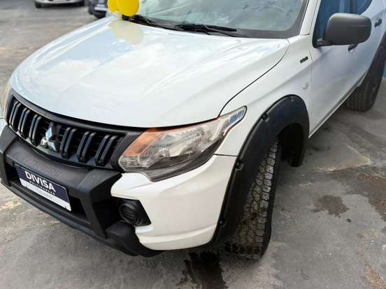 MITSUBISHI-L200 TRITON-2.4 16V TURBO DIESEL OUTDOOR GLX CD 4X4 MANUAL MITSUBISHI-L200 TRITON-2021