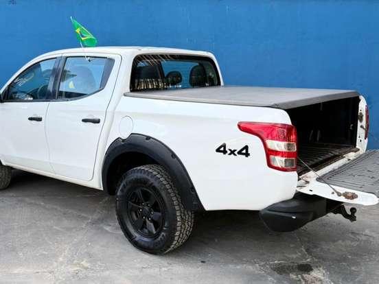 MITSUBISHI-L200 TRITON-2.4 16V TURBO DIESEL OUTDOOR GLX CD 4X4 MANUAL MITSUBISHI-L200 TRITON-2021
