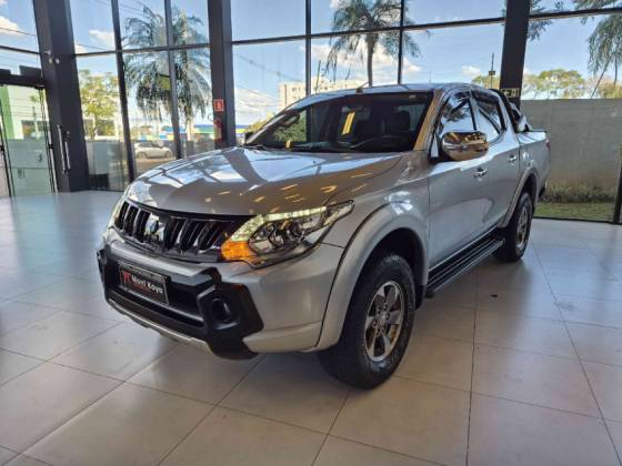 MITSUBISHI L200 TRITON 2.4 16V TURBO DIESEL SPORT HPE CD 4P 4X4 AUTOMÁTICO