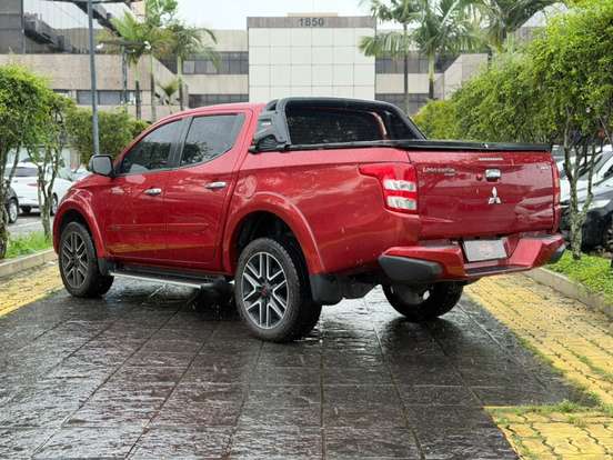 MITSUBISHI-L200 TRITON-2.4 16V TURBO DIESEL SPORT HPE TOP CD 4P 4X4 AUTOMÁTICO MITSUBISHI-L200 TRITON-2017