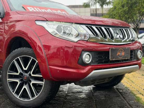 MITSUBISHI-L200 TRITON-2.4 16V TURBO DIESEL SPORT HPE TOP CD 4P 4X4 AUTOMÁTICO MITSUBISHI-L200 TRITON-2017