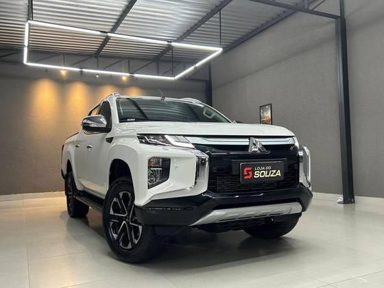 MITSUBISHI L200 TRITON 2.4 16V TURBO DIESEL SPORT HPE-S CD 4P 4X4 AUTOMÁTICO