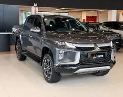 MITSUBISHI L200 TRITON 2.4 16V TURBO DIESEL SPORT HPE-S CD 4P 4X4 AUTOMÁTICO MITSUBISHI L200 TRITON 2.4 16V TURBO DIESEL SPORT HPE-S CD 4P 4X4 AUTOMÁTICO