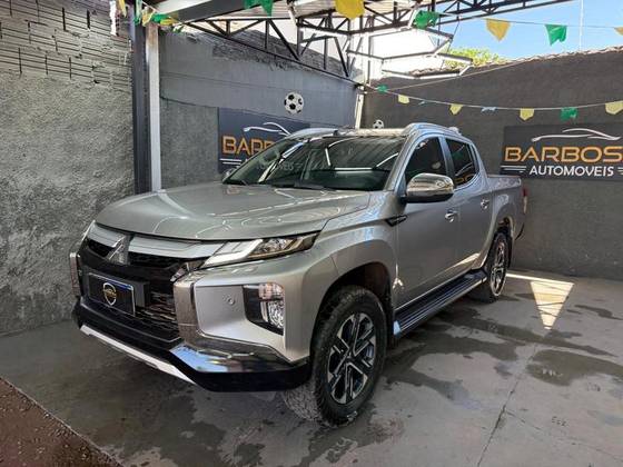 MITSUBISHI L200 TRITON 2.4 16V TURBO DIESEL SPORT HPE-S CD 4P 4X4 AUTOMÁTICO