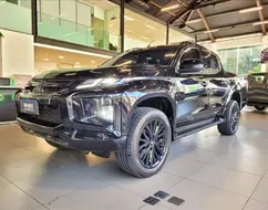 MITSUBISHI L200 TRITON 2.4 16V TURBO DIESEL SPORT HPE-S URBAN CD 4P 4X4 AUTOMÁTICO MITSUBISHI L200 TRITON 2.4 16V TURBO DIESEL SPORT HPE-S URBAN CD 4P 4X4 AUTOMÁTICO