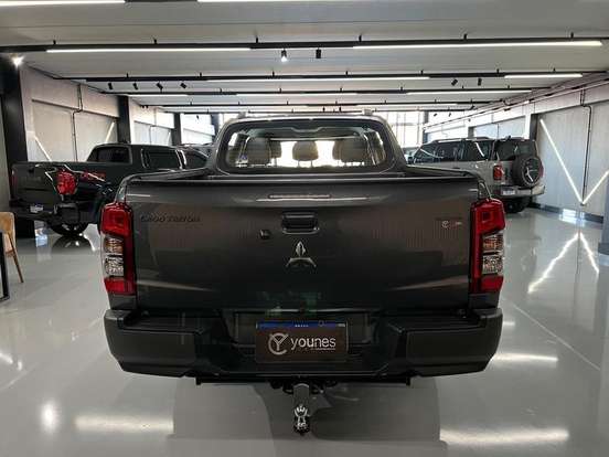 MITSUBISHI-L200 TRITON-2.4 16V TURBO DIESEL SPORT OUTDOOR PLUS CD 4P 4X4 AUTOMÁTICO MITSUBISHI-L200 TRITON-2024