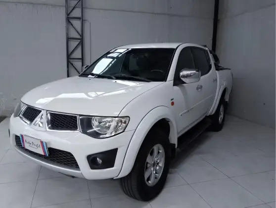 MITSUBISHI L200 TRITON 3.5 HPE 4X4 CD V6 24V FLEX 4P AUTOMÁTICO