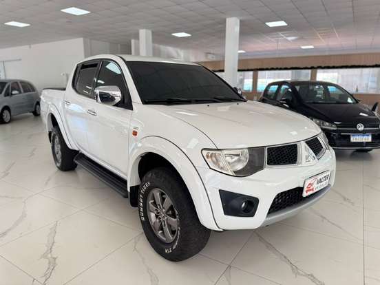 MITSUBISHI-L200 TRITON-2011