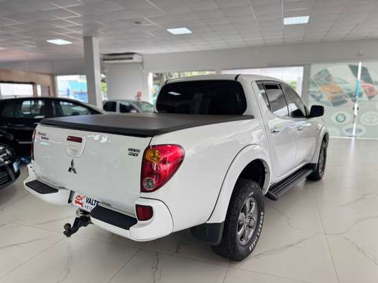 MITSUBISHI-L200 TRITON-2011