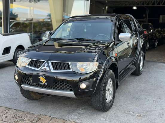 MITSUBISHI-L200 TRITON-3.2 HPE 4X4 CD 16V TURBO INTERCOOLER DIESEL 4P AUTOMÁTICO MITSUBISHI-L200 TRITON-2011